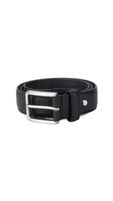 Cinto de cuero negro con acabado liso, hebilla metálica plateada de diseño rectangular y pasador a juego.