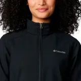 Campera softshell Columbia modelo Kruser Ridge III, color negro, con cierre frontal completo, cuello alto y bolsillos laterales con cierre. Cuenta con tecnología Omni-Shield que repele la humedad y resiste manchas, además de ser resistente al viento.