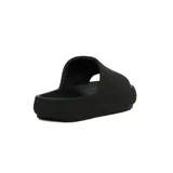 Chancletas Diadora Splash Ii de goma color negro con logo en la tira.