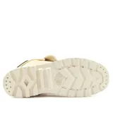 Botas de caña media color beige, con cordones y suela de goma blanca. El logo de la marca está presente en el lateral y en la lengüeta.