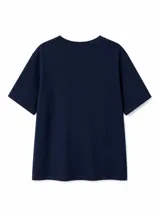Remera de algodón color negro, con cuello redondo y mangas cortas, de corte clásico y diseño liso.