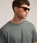 Remera basica masculina Marfinno de corte comfort, confeccionada en algodon peruano de color azul marino, con cuello redondo y mangas cortas de diseño liso.
