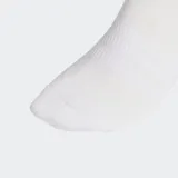 Pack de tres pares de medias Adidas de media caña, con plantilla acolchada y refuerzo en el arco plantar. Incluye un par blanco, uno azul marino y uno celeste, todos con el logo de la marca bordado en el lateral.