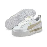 Championes Puma Mayze Lth blancos con detalles en beige y suela con plataforma.