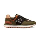 Championes urbanos American Sport modelo Mila 2.0, con capellada en tonos verde oliva, negro y marrón, con logo en el lateral y suela blanca con detalles en marrón.