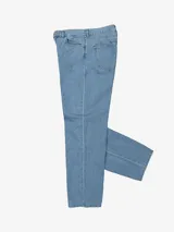 Pantalón de mezclilla Carhartt WIP modelo W' Jane Pant, de corte amplio y pierna ancha, talle alto y ligeramente acampanada. Confeccionado en denim orgánico Fairfield de 11 oz con lavado Blue Heavy Stone Wash.