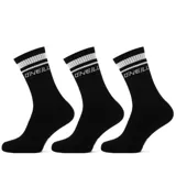 Pack de tres pares de medias deportivas O'Neill de caña media, color negro con detalles de rayas blancas en el puño y logo de la marca tejido en la parte superior.