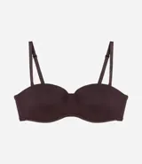 Soutien sin breteles color marrón, con copa hueca, tirantes desmontables y cierre en la espalda.
