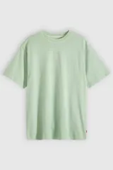 Remera de manga corta Levis modelo Red Tab Vintage Tee, color verde claro con pequeño logo bordado a tono en el pecho.