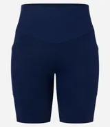 Bermuda deportiva de tiro alto con cintura ancha, confeccionada en tejido de poliamida con elastano, ofreciendo un ajuste cómodo y gran movilidad.