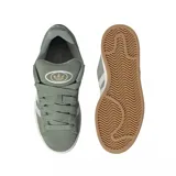 Championes Adidas Campus 00s color verde con las tres tiras blancas.