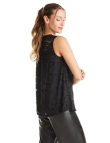 Blusa sin mangas de encaje negro con diseño floral, canesú traslúcido y forro interno a tono.