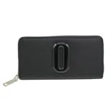 Billetera Las Oreiro de diseño rectangular en color negro, confeccionada en material símil cuero. Presenta un logo central en relieve y cierre perimetral con tirador metálico.