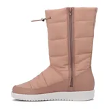 Bota de caña media color negro, con base simil cuero y caña de nylon acolchado.