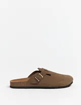 Zuecos de cuero marca Freeway, modelo de diseño clásico con hebilla ajustable, plantilla anatómica y suela resistente.