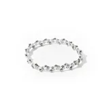 Pulsera elástica plateada con cuentas rectangulares y esféricas.