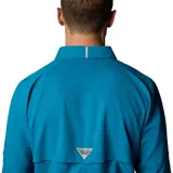Camisa de pesca de manga larga Columbia, color azul, con cuello clásico, cierre frontal con botones a presión, múltiples bolsillos funcionales en el pecho y ventilación trasera. Incluye tecnología de protección solar y absorción de humedad.