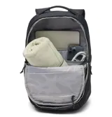 Mochila Columbia modelo Atlas Explorer 28L de color negro, con compartimentos principales con cierre, funda para portátil con forro polar, bolsillos organizadores y cordones elásticos externos.