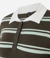 Buzo de punto marrón con rayas horizontales verde menta, cuello polo contrastante en color blanco y cierre frontal parcial con botones. Presenta manga larga y diseño slim fit.