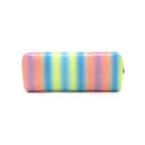 Cartuchera rectangular con cierre, diseño a rayas horizontales en tonos pastel con glitter y logo de la marca Trendy con detalle de corazón. Cierre y tirador de color rosa.