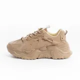 Championes de mujer color beige con plataforma. Se recomienda comprar un talle más del habitual.