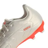 Championes de fútbol Adidas Copa Pure.3, color blanco con detalles en naranja.