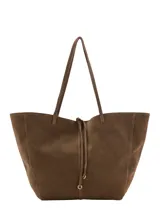 Bolso tipo tote en color verde militar, confeccionado en 100% piel bovina con acabado de gamuza. Cuenta con dos asas superiores delgadas y detalles metálicos de zinc.