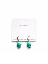 Aros colgantes con forma de pez color verde agua, con gancho dorado.