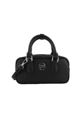 Cartera tipo bowling de Las Oreiro, color negro, con doble asa de mano, correa larga ajustable y extraíble, y logo metálico plateado en el frente.