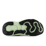 Championes New Balance Fresh Foam X Kaiha Road, color blanco con detalles plateados y suela Fresh Foam X en verde claro.