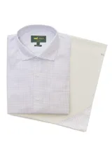 Camisa de manga larga RKF con estampado de cuadrillé fino en tonos azul claro sobre fondo blanco. Presenta cuello italiano, cierre frontal con botones y un bolsillo en el pecho con el logo de la marca bordado.