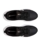 Championes de running Under Armour modelo Assert 11, color negro con entresuela blanca y logo de la marca en blanco en el lateral. Confeccionados en malla transpirable.