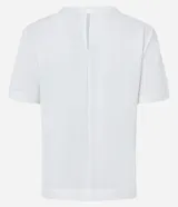 Blusa de tejido plano color azul marino, con cuello redondo, mangas cortas y cierre trasero tipo gota con botón.