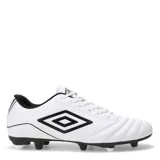 Championes de fútbol Umbro modelo Classico III HG, color negro con detalles en blanco. Diseño con cordones, superficie sintética texturizada y suela con tapones para césped.