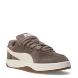 Championes Puma Park Luna Sd de gamuza color marrón claro, con detalles en blanco crema y suela de goma.
