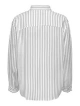 Camisa Only modelo Tokyo, confeccionada en mezcla de lino y viscosa, con diseño a rayas verticales en tonos rosado y blanco, cuello clásico, cierre frontal de botones, manga larga y bolsillo aplicado en el pecho.