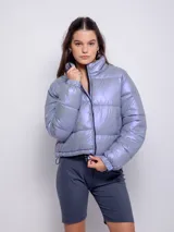 Calza corta de lycra color gris azulado con brillos.