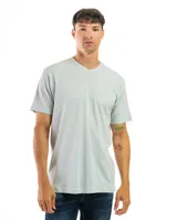 Remera de manga corta y cuello en V, color azul petróleo, confeccionada en algodón.