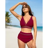 Conjunto de bikini azul de dos piezas, compuesto por un corpiño estilo triángulo con detalles de transparencia y una bombacha de tiro alto con fruncidos laterales y detalles translúcidos.