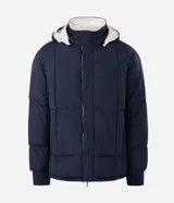 Campera puffer de hombre reversible, con diseño acolchado, cuello alto, capucha y cierre frontal.