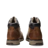 Botas de cuero Caterpillar modelo Highbury, de caña media con cordones, diseño robusto con suela de goma antideslizante y detalle de logo grabado en el lateral y en los ganchos de los cordones.