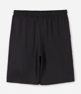 Bermuda masculina deportiva de largo extendido, color gris oscuro, confeccionada en microfibra de poliéster y elastano. Cuenta con cintura elástica con cordón ajustable y bolsillos laterales funcionales.