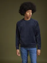 Sweater de plush color celeste.