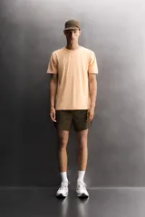 Remera de entrenamiento regular fit de Zara Athleticz, color negro, confeccionada en tejido técnico elástico y ligero de secado rápido, con cuello redondo y manga corta.