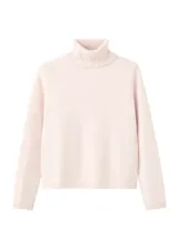 Jersey Mariana de punto medio, color rosado, con cuello alto vuelto y manga larga de corte recto.