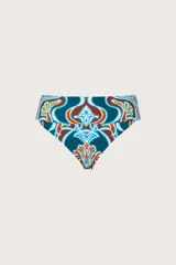 Bombacha de bikini tiro alto con efecto faja, confeccionada con un diseño estampado de motivos geométricos y florales en tonos azul, naranja y blanco.