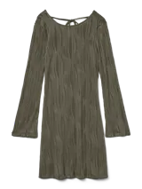 Vestido corto de manga larga con cuello redondo y textura ondulada en relieve. Presenta un diseño ajustado y fluido con acabado sutilmente traslúcido.