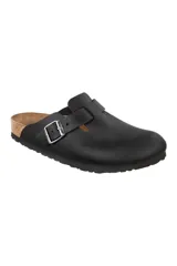 Zueco Birkenstock Boston de cuero nobuck aceitado color negro, con plantilla anatómica de corcho y látex, forrada en ante, y suela de EVA. Cuenta con correa ajustable con hebilla metálica.