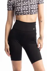 Calza corta de lycra azul de compresión, tiro alto.