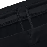 Short deportivo Under Armour HIIT Woven 6, color negro con cintura elástica y cordón interno. Confeccionado en tejido ligero, elástico y absorbente de sudor.